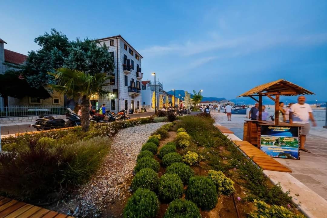 Modern Apartment Near Split & Trogir Kaštela Buitenkant foto